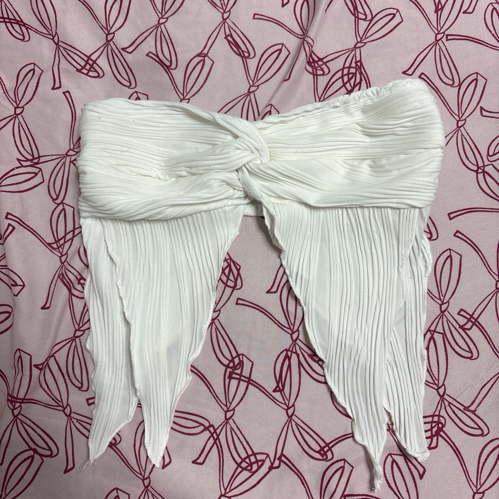 White Pleated Bow Hair Accessory